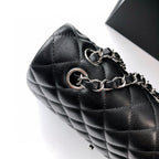 CLASSIC FLAP 25 BLACK LAMBSKIN SILVER HARDWARE