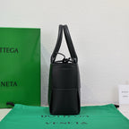 BV Pre-Owned Arco Tote Bag Black Cowhide