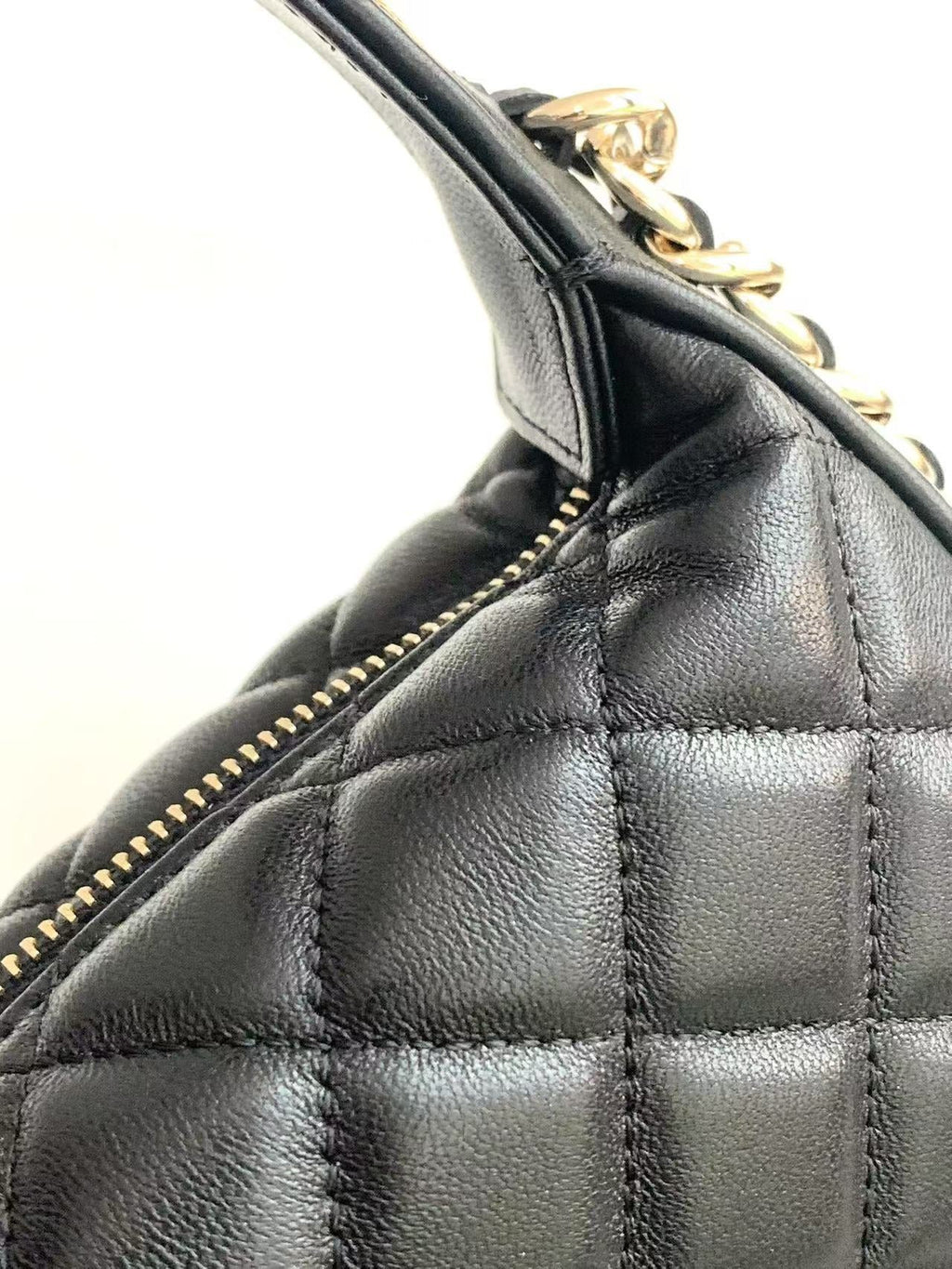 CC CHANEL Hula Hoop Clutch Black Calfskin