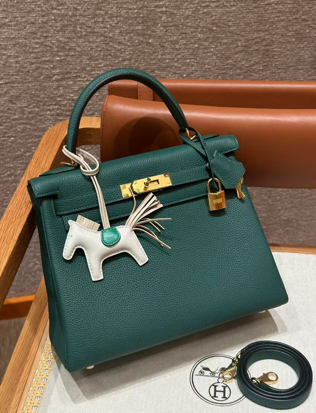 hm kelly 32cm malachite togo leather gold hardware