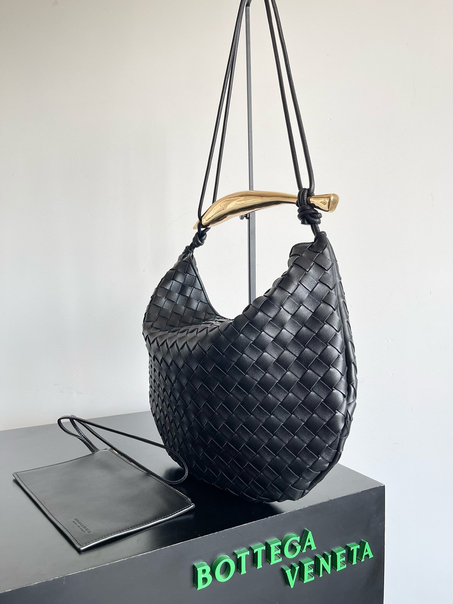 SARDINE 39 WITH CHAIN IN BLACK LAMBSKIN
