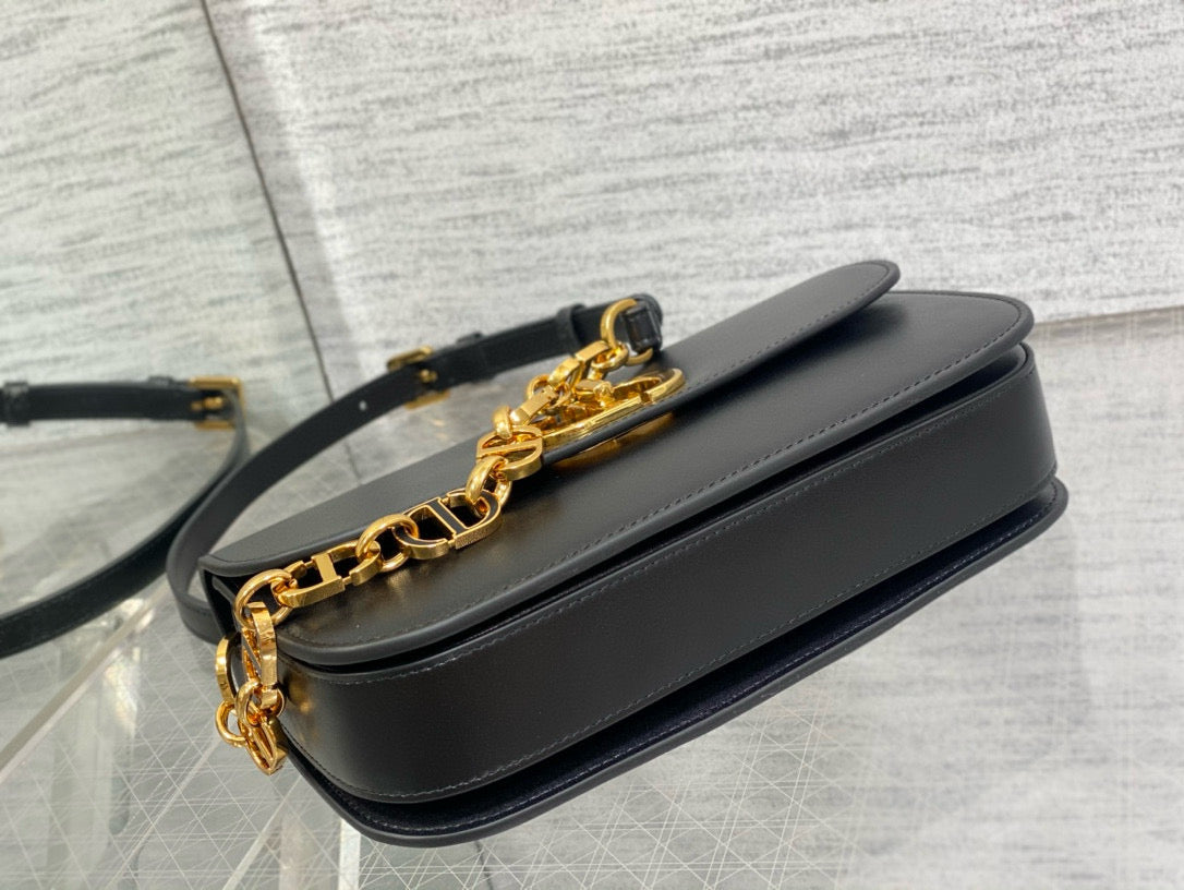 MONTAIGNE AVENUE 23 BAG IN BLACK CALFSKIN