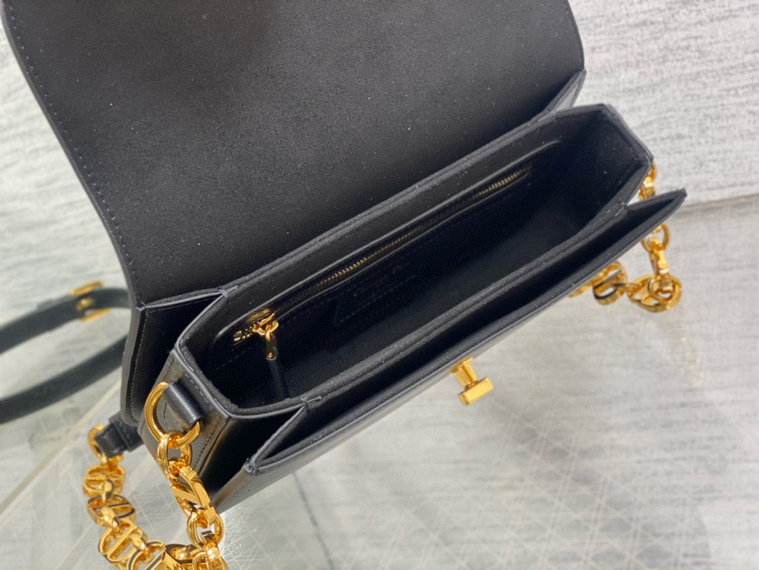 MONTAIGNE AVENUE 23 BAG IN BLACK CALFSKIN
