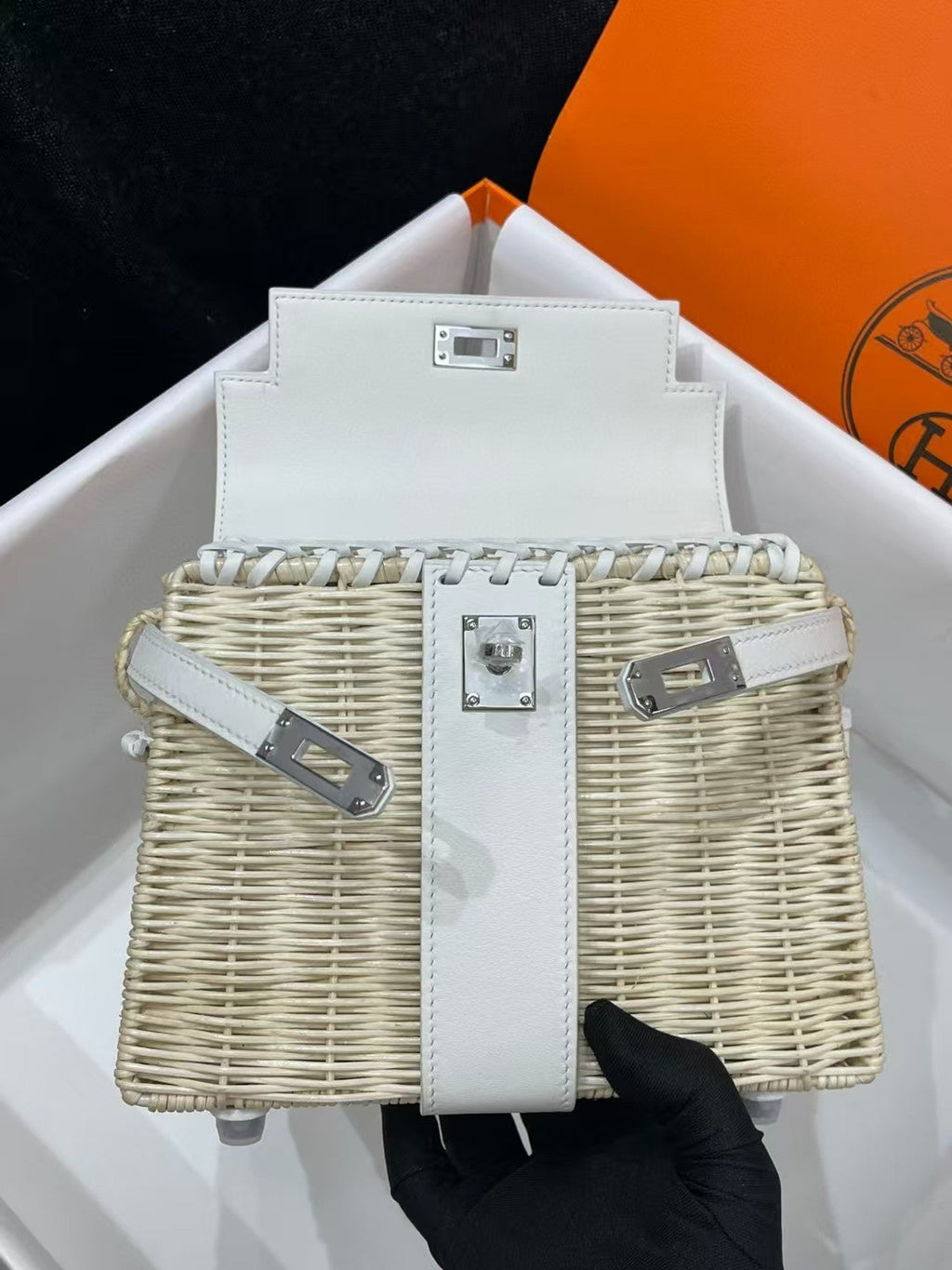 HM KELLY PICNIC WHITE BAMBOO AND RATTAN