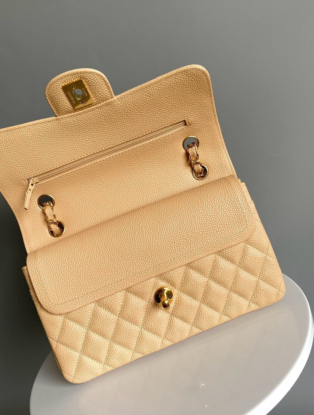 Flap bag jumbo 23 light beige grain caviar cowhide silver hardware
