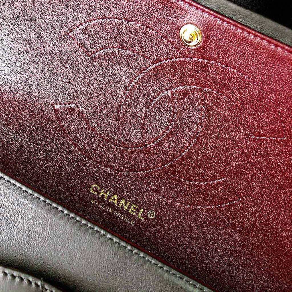 CLASSIC FLAP 30 BLACK LAMBSKIN LIGHT GOLD HARDWARE