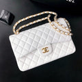 CLASSIC FLAP 30 WHITE LAMBSKIN LIGHT GOLD HARDWARE