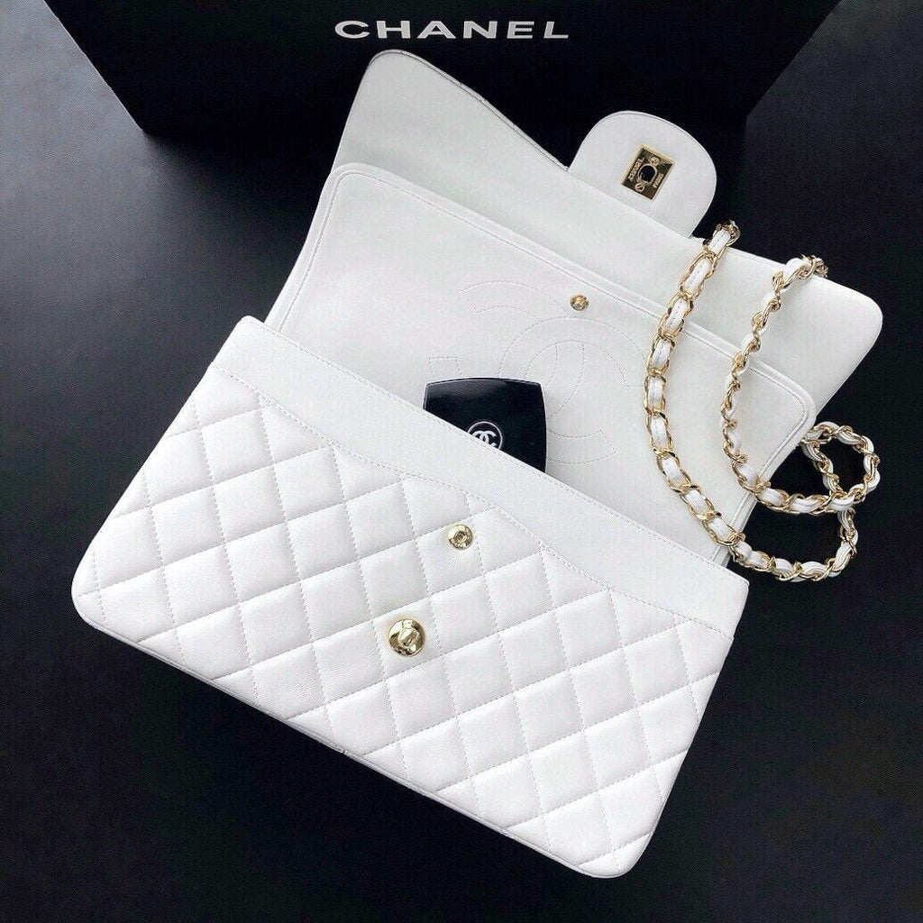 CLASSIC FLAP 30 WHITE LAMBSKIN LIGHT GOLD HARDWARE