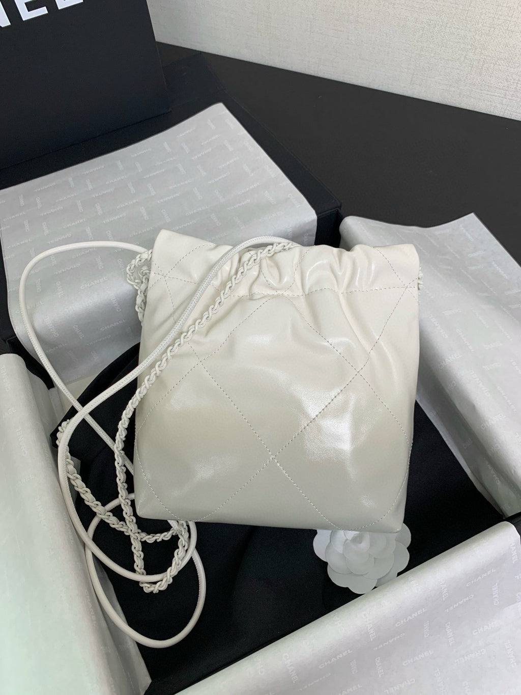 CC 22 ANTIBA HOBO BAG WHITE 23CM LAMBSKIN