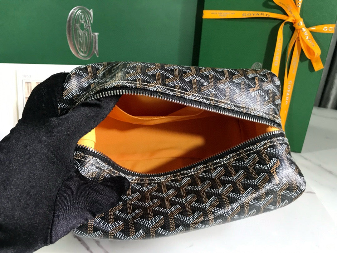 BOEING TOILERY 25CM BLACK AND BROWN GOYARDINE CANVAS AND CALFSKIN TRIM