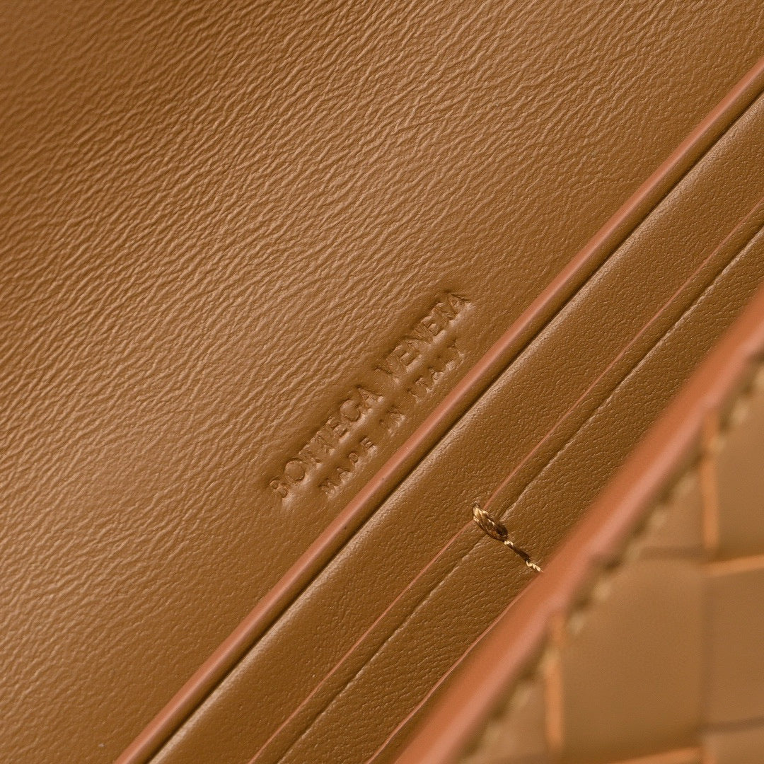 BV Long Clutch Andiamo With Handle 31cm Brown Calfskin Ghw