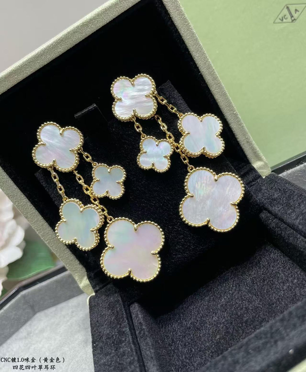 ECLOVER MOP 4 MOTIFS GOLD EARRINGS
