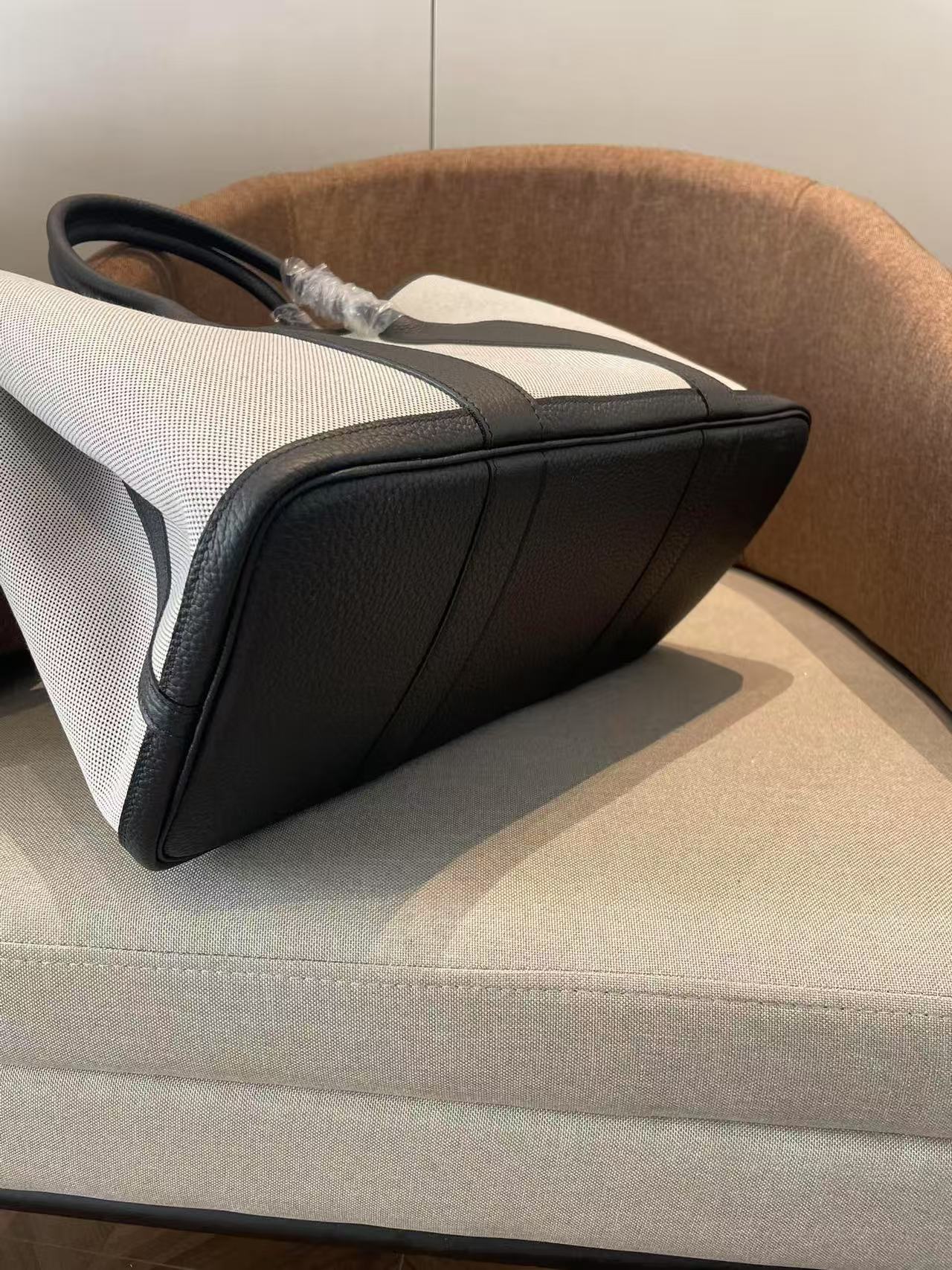 HM GARDEN PARTY 36 WHITE BLACK CANVAS CALFSKIN