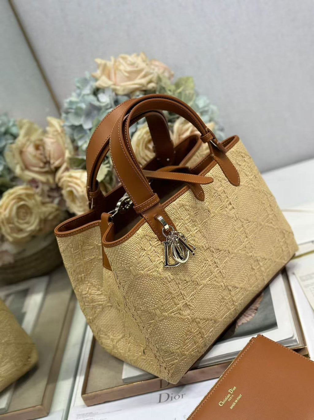 CD Toujours Vertical Tote Bag Brown Coconut Fiber Weaving Paired with Cowhide