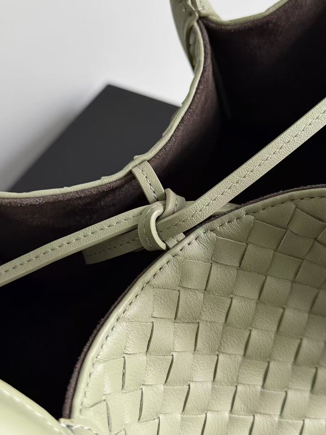 BV Reversible Tote Bag 43cm Intreccio Pistachio Green Chocolate Calfskin Suede