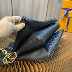 coussin pm 26cm black monogram empreinte calfskin