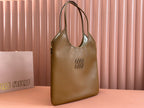 HOBO 40 TOTE BAG IN BROWN CALFSKIN