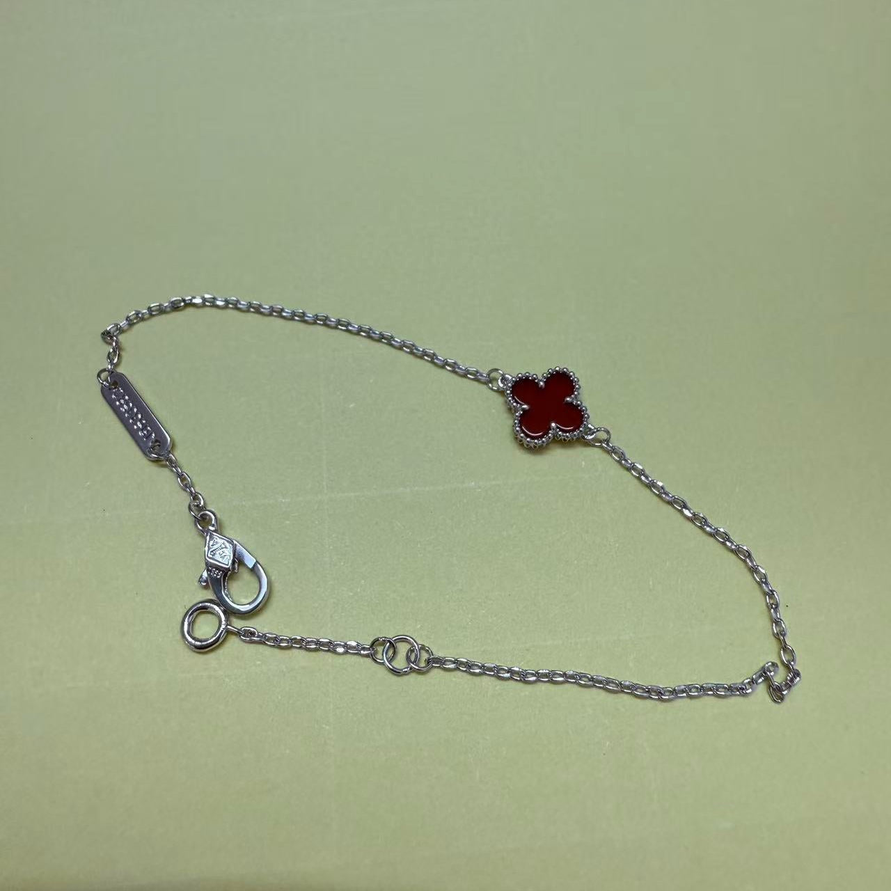 CLOVER 1 MOTIF RED SILVER BRACELET