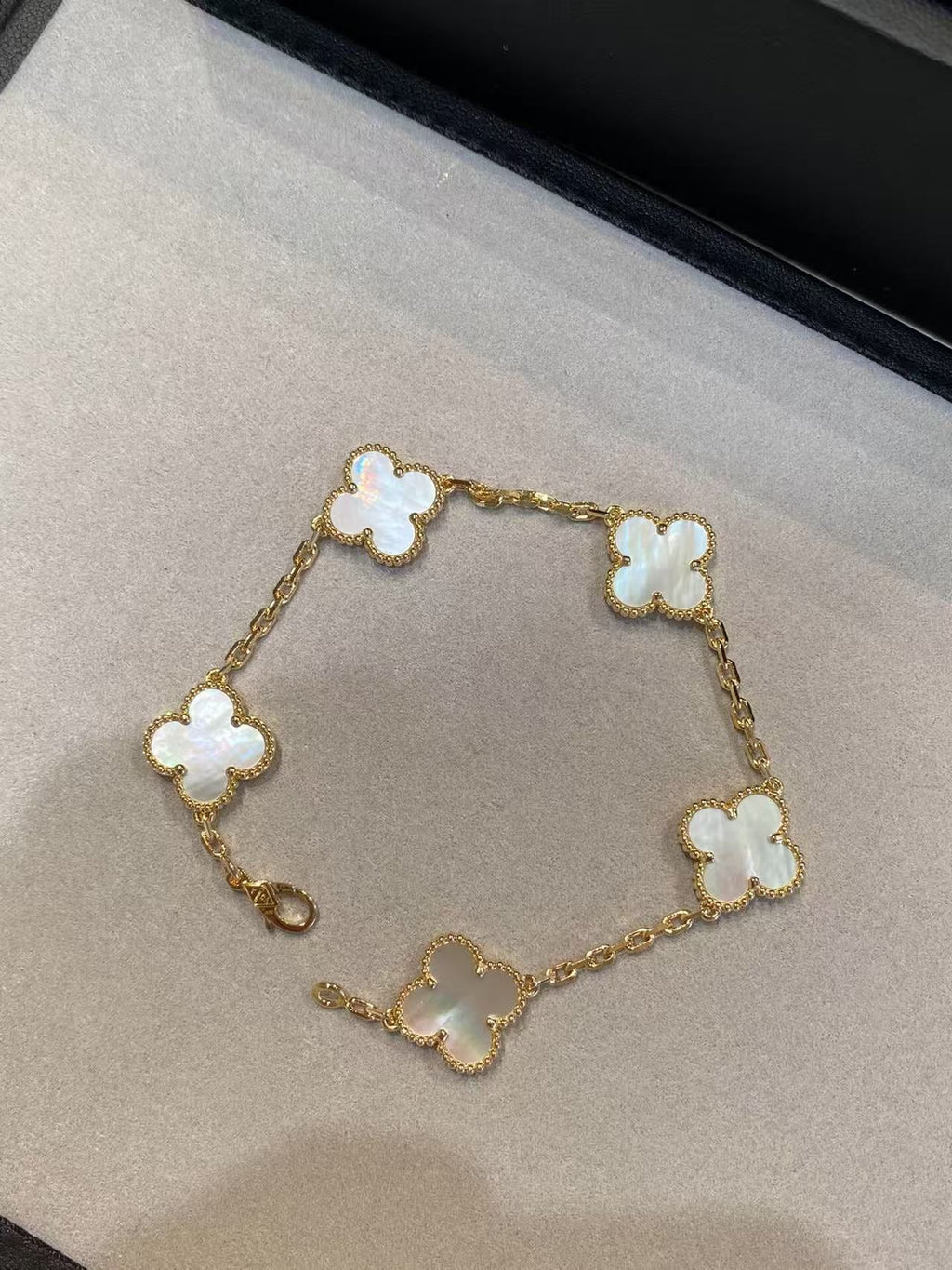 CLOVER 5 WHITE MOP SILVER BRACELET