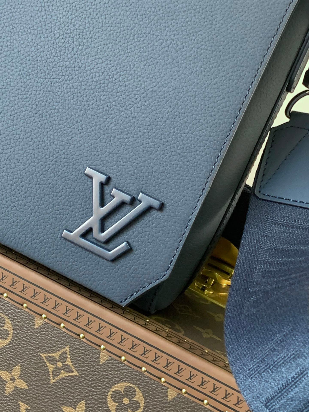 LV Aerogram messenger bag blue cowhide M21363