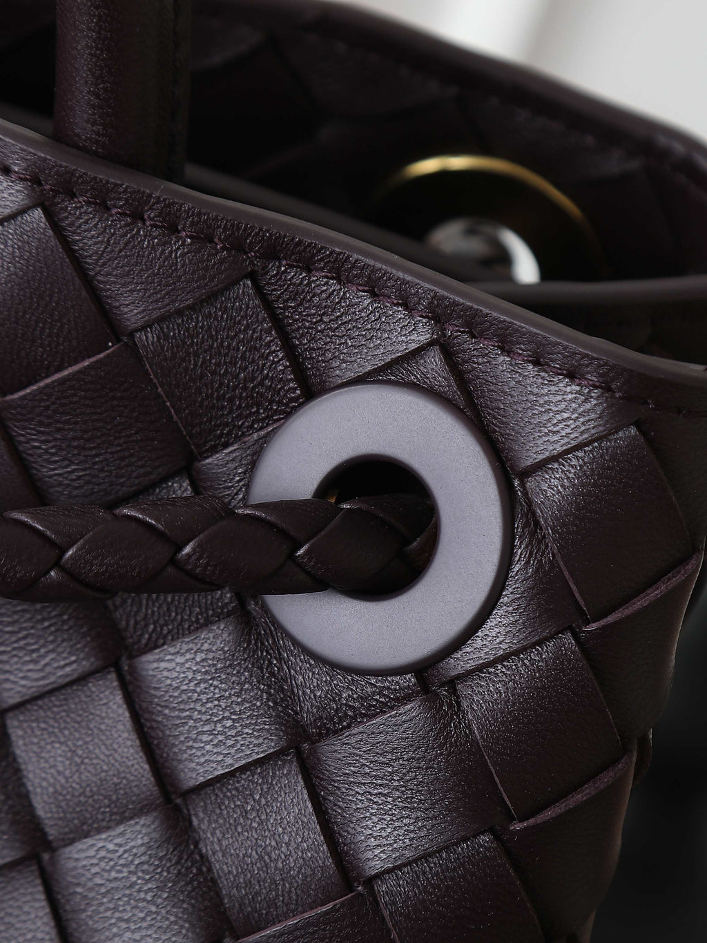 BV MEDIUM ANDIAMO 32CM DARK BROWN CHOCOLATE LAMBSKIN