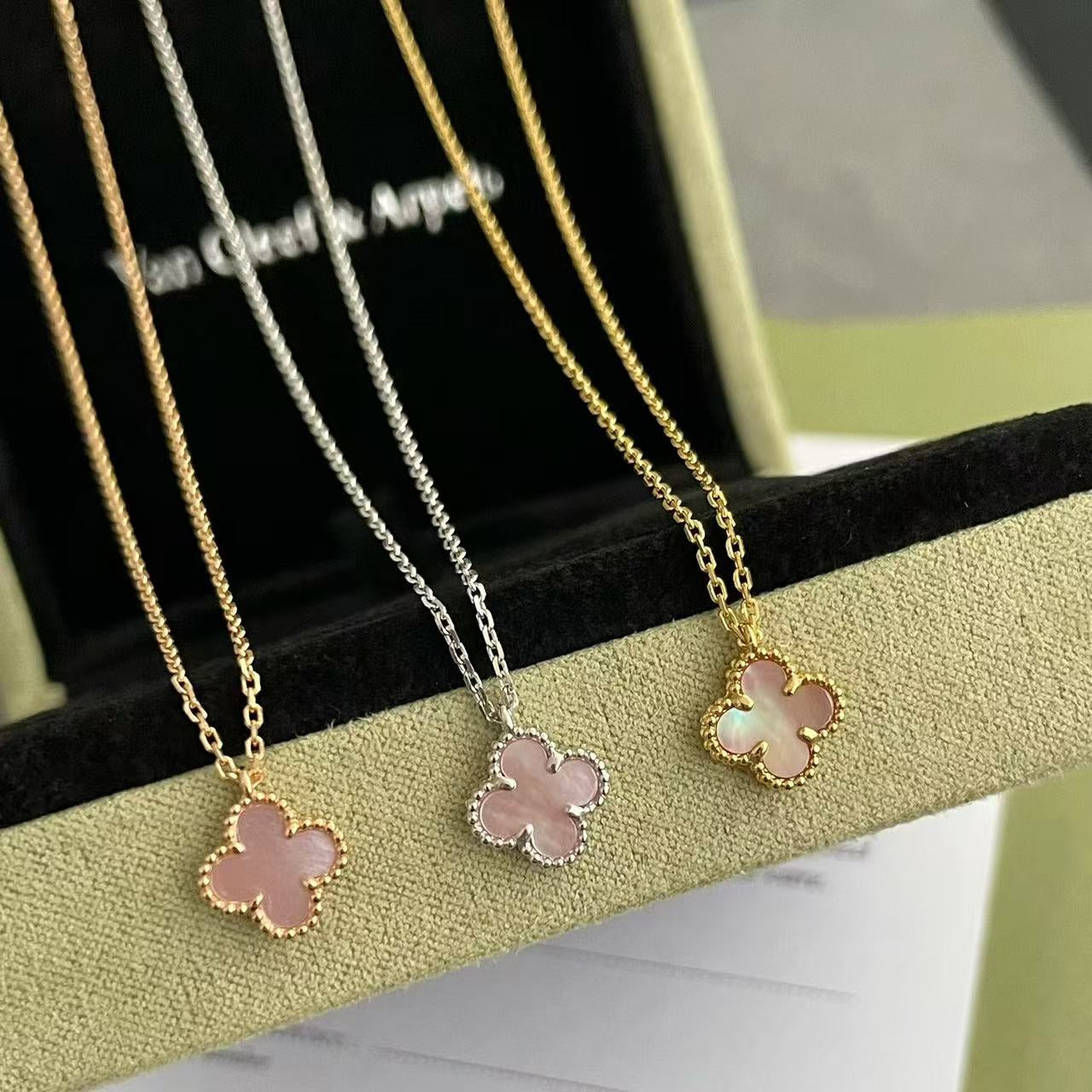 Alhambra Pendant