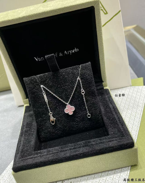 Alhambra Pendant