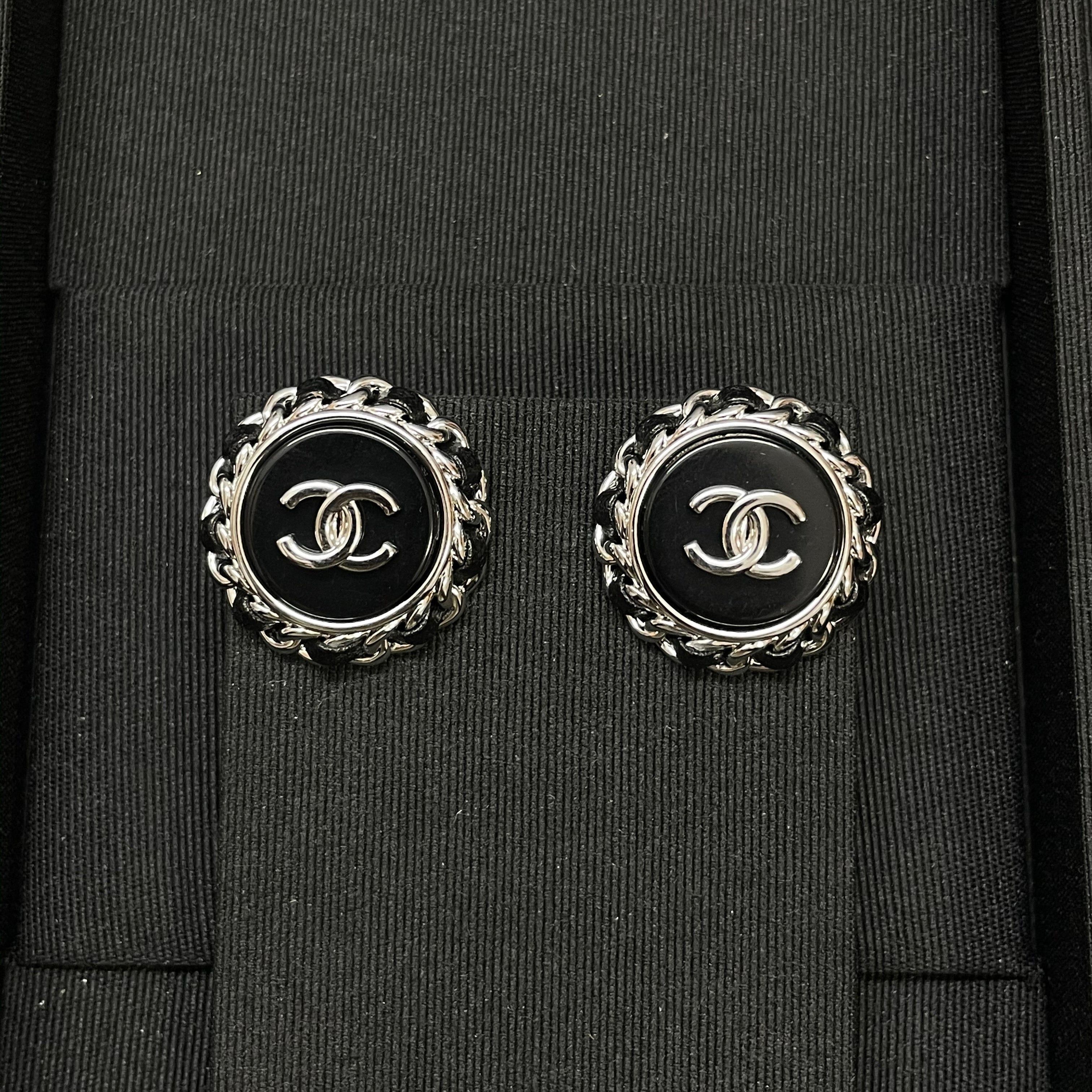 25P EARRING IN COPPER BLACK LEATHER-THREADED OVAL