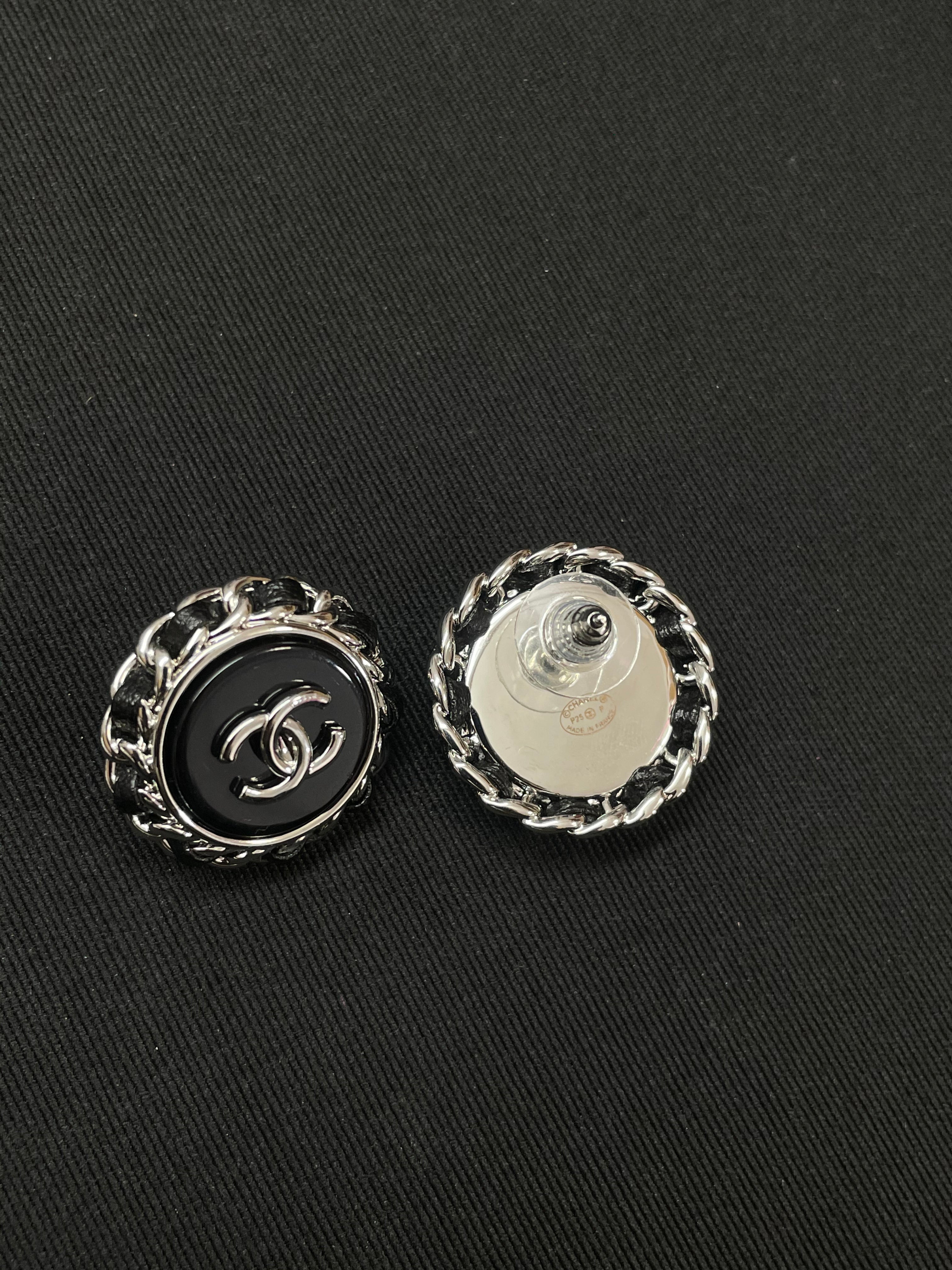 25P EARRING IN COPPER BLACK LEATHER-THREADED OVAL
