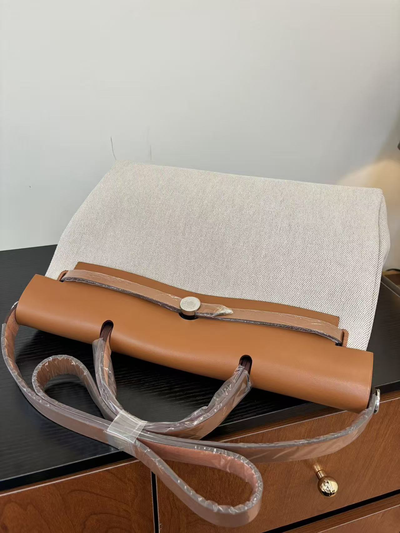 HERBAG MESSENGER 39 BAG IN BROWN CANVAS WAXED LEATHER