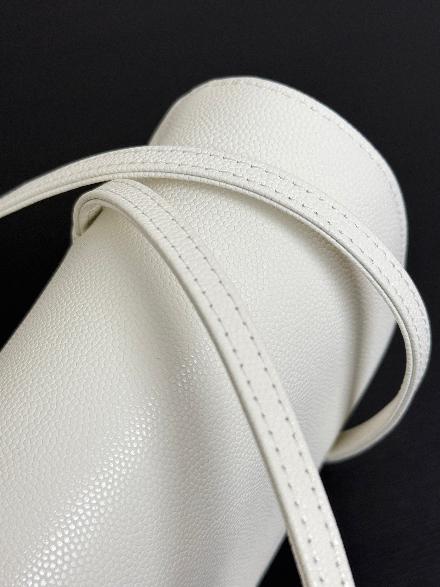 Chanel 26 Shoulder Bag 22cm White Caviar Leather