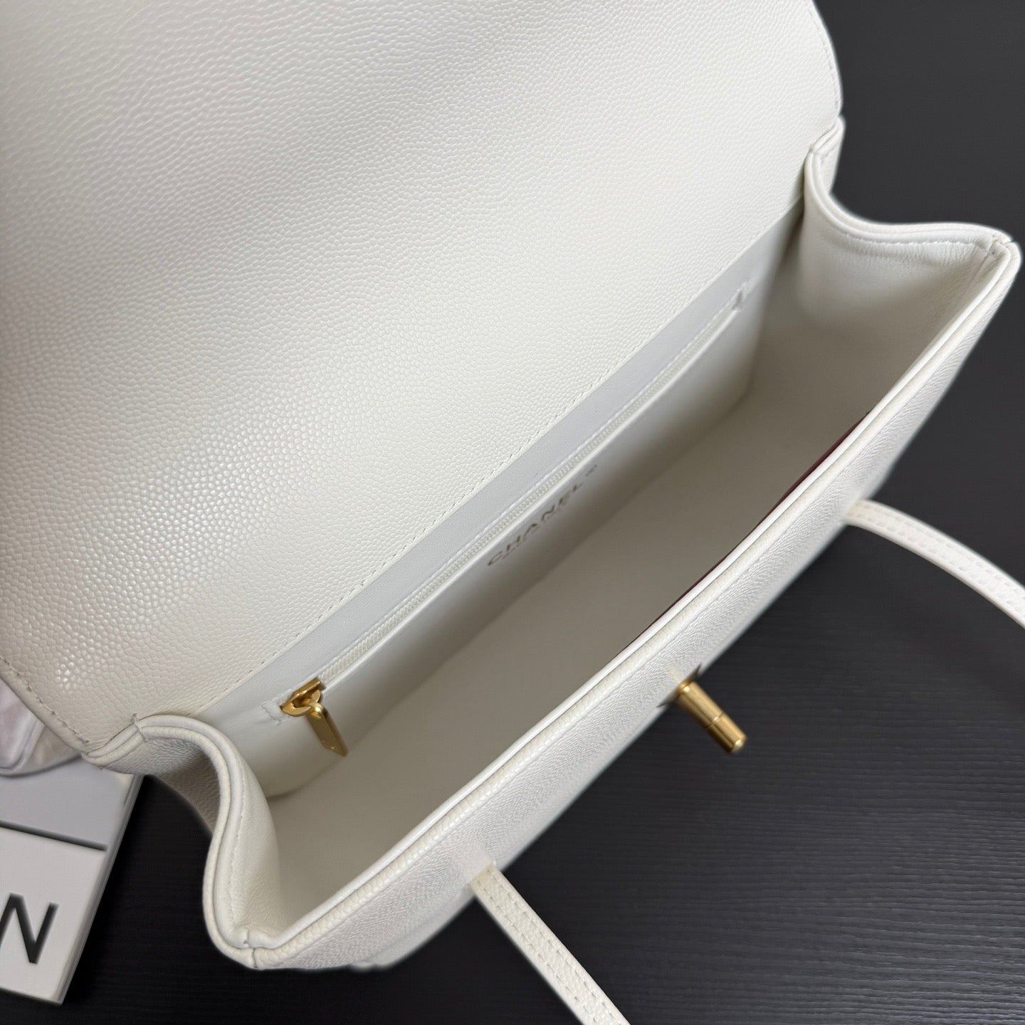 Chanel 26 Shoulder Bag 22cm White Caviar Leather