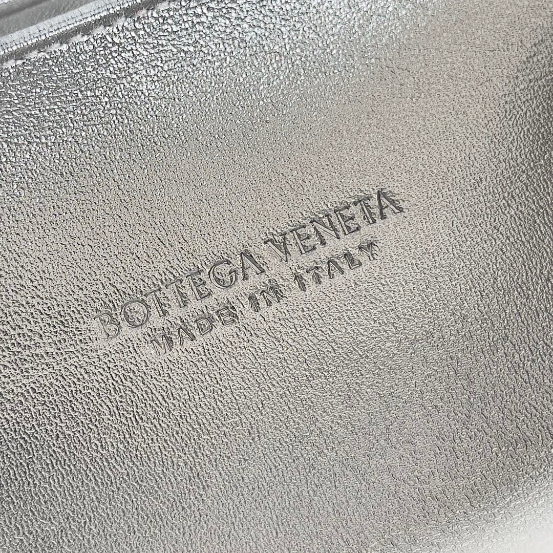 CLASSIC KNOT 20 GOLD SILVER METALLIC LEATHER