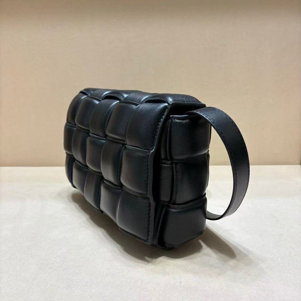 BV CROSSBODY BAG IN BLACK  LAMBSKIN