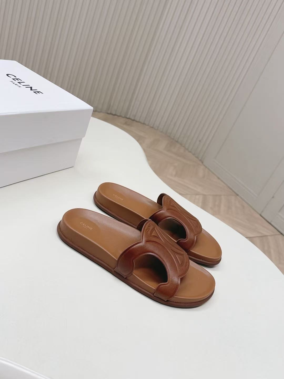 CELINE SANDALS BROWN CALFSKIN