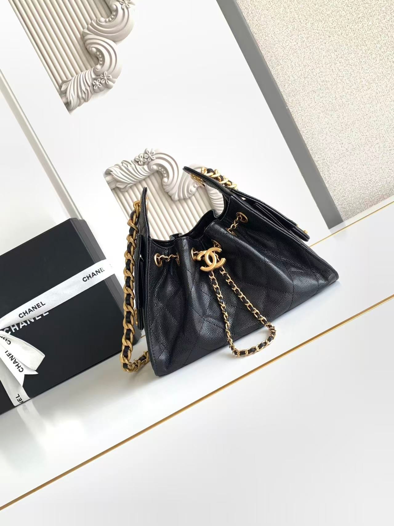Chanel 25 Hobo Bag 22cm Black Calfskin GHW