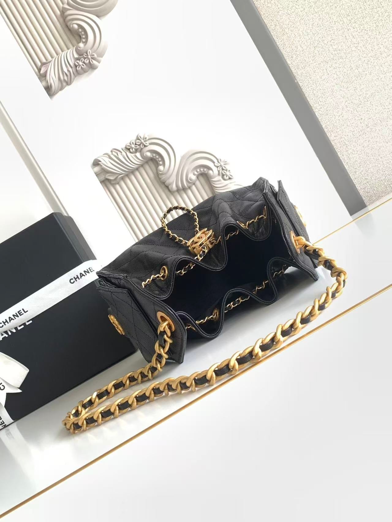 Chanel 25 Hobo Bag 22cm Black Calfskin GHW