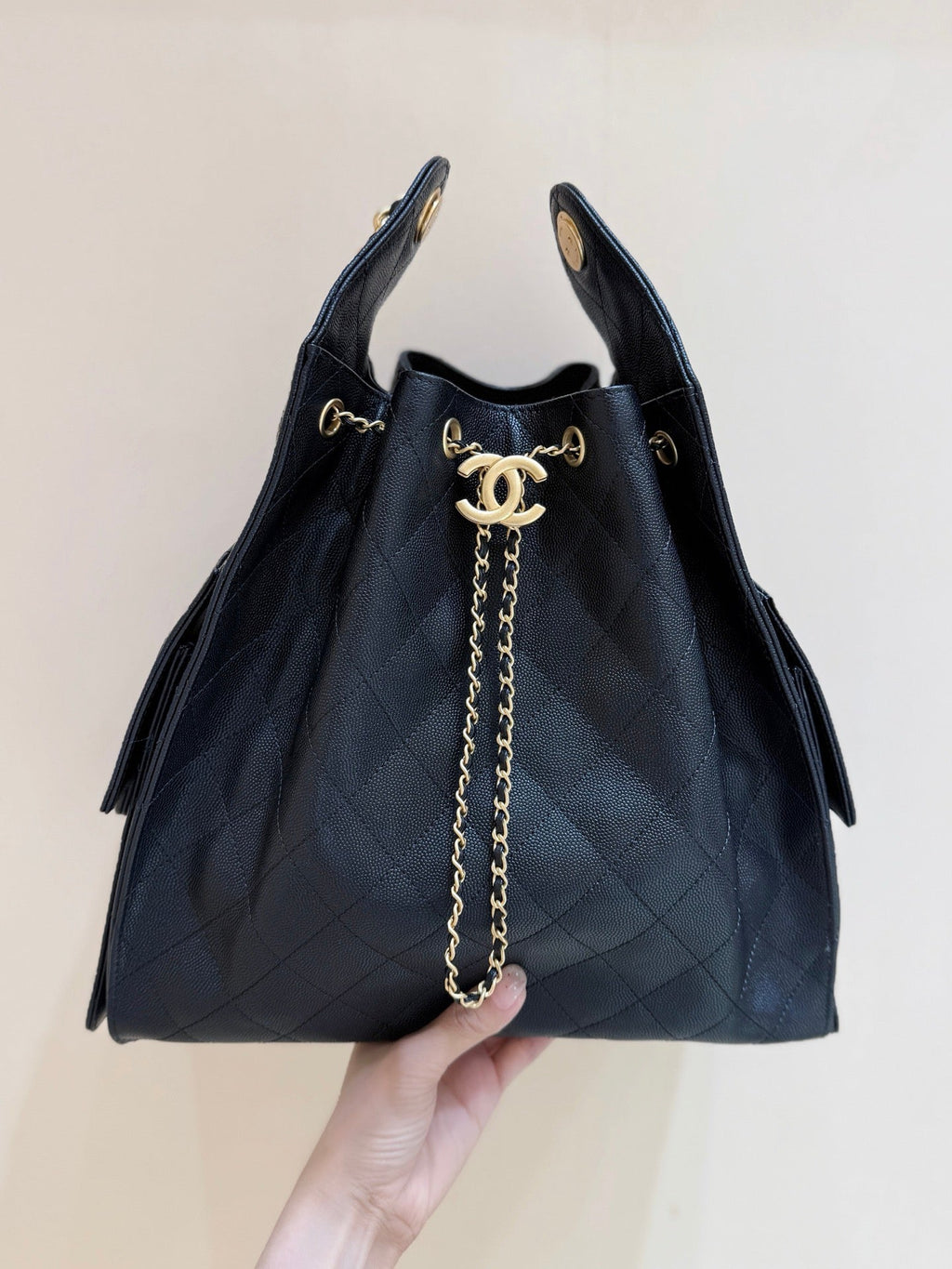 CHANEL 25S HOBO BAG 40 CM IN BLACK CALFSKIN WITH GOLD HARDWARE