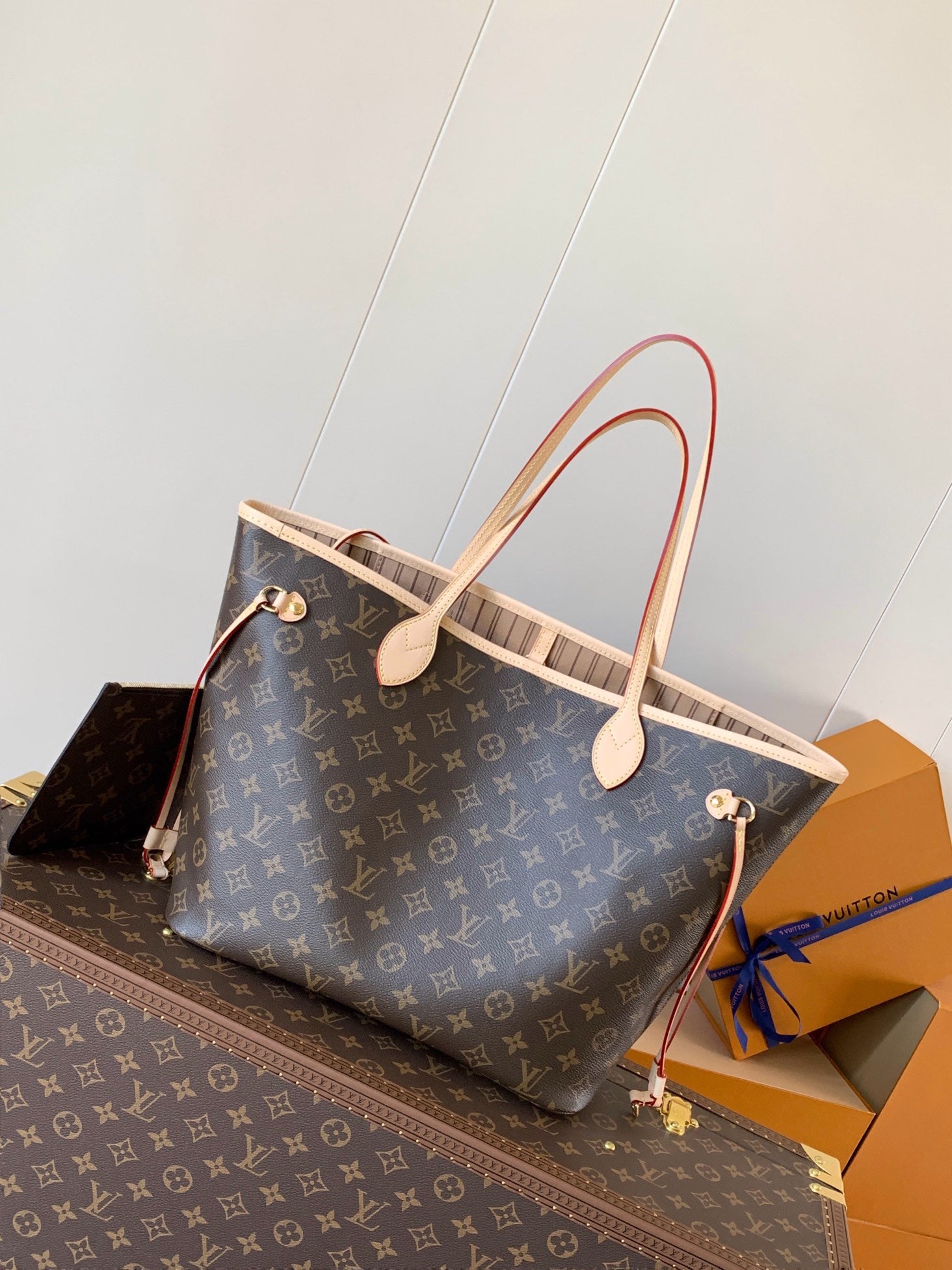 Louis Vuitton Neverfull MM Tote Bag Brown Monogram Canvas with Cowhide