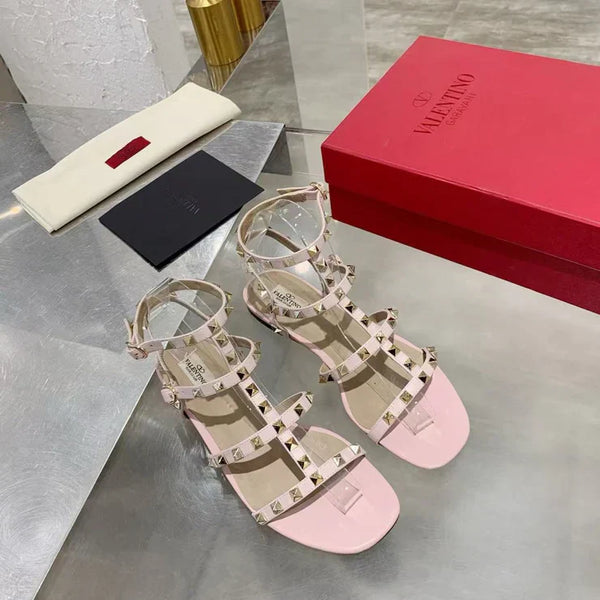 VT Rockstud Sandals Light Pink Leather