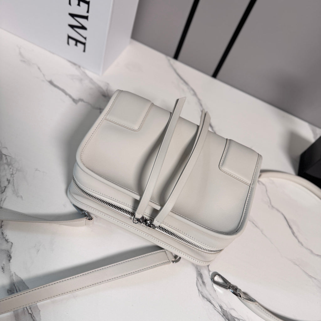 LOEWE Amazona 180 Bag 24.5cm Ivory Soft Calfskin