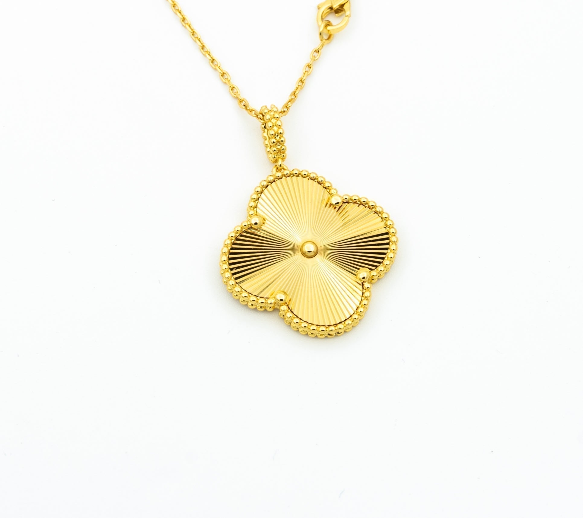 CLOVER PEDANT NECKLACE GOLD
