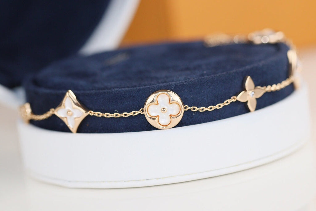 LV LEAF CLOVER BRACELET