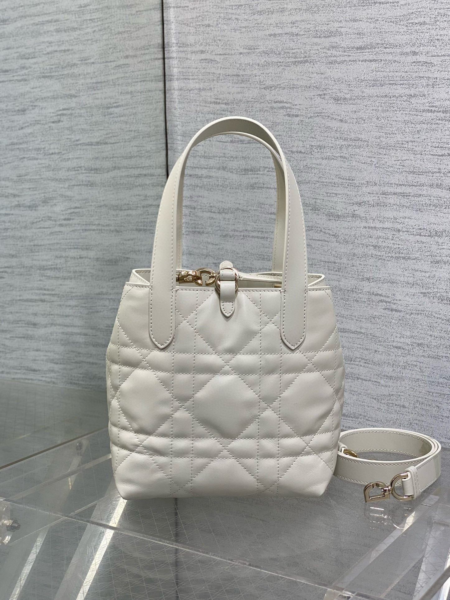 CD Small Toujours Vertical 18cm White Calfskin