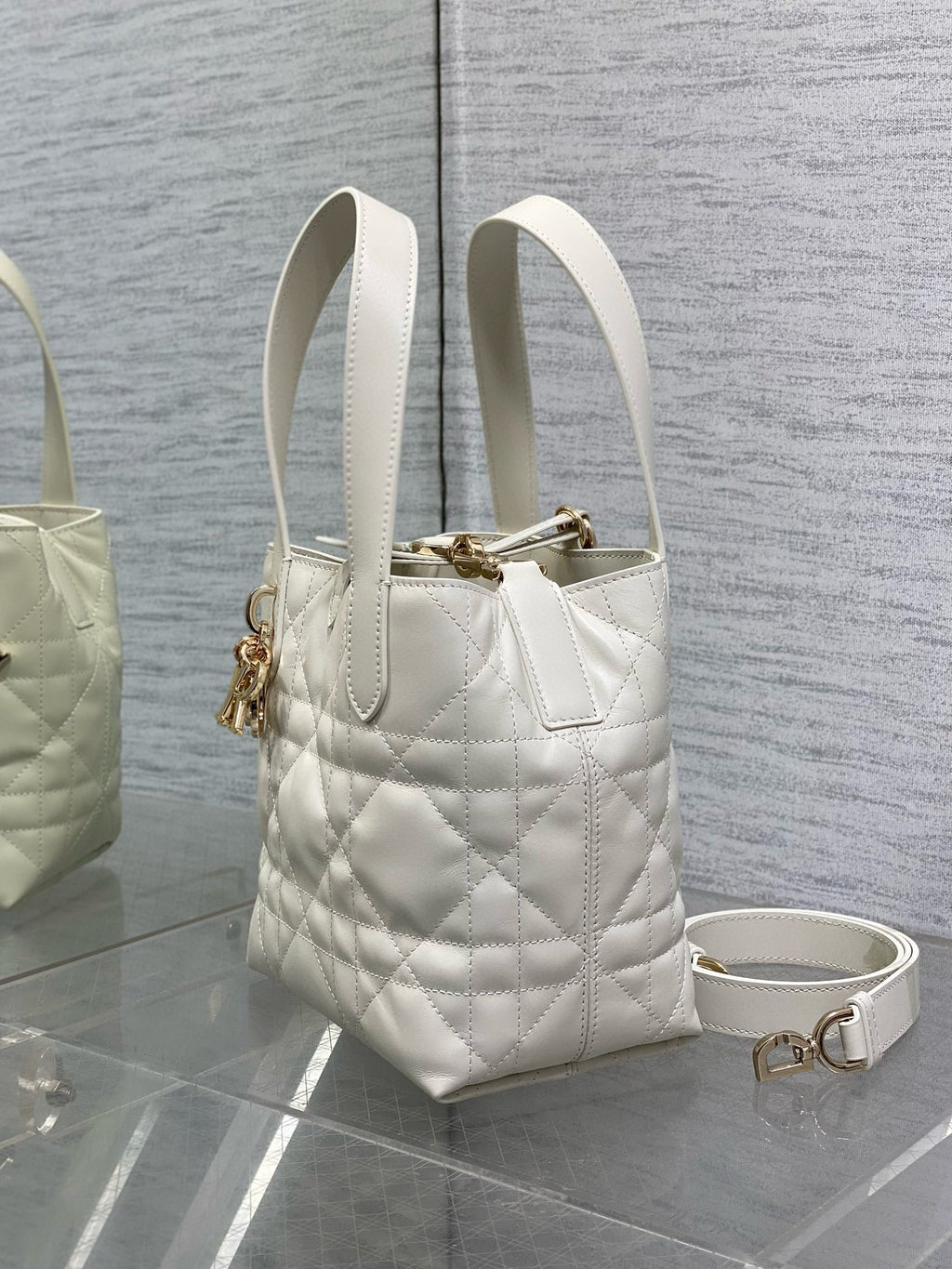 CD Small Toujours Vertical 18cm White Calfskin
