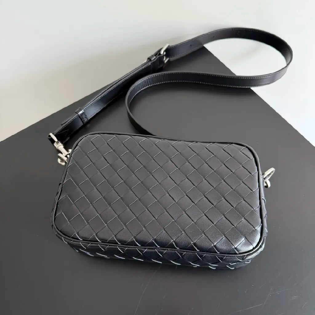 BV 25 Small Intrecciato Camera Bag 24.5cm Black Cowhide HW