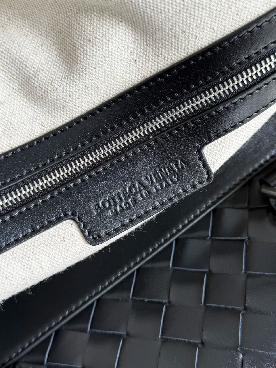 BV 25s  Bottega Veneta Duffel Bag Black Intrecciato leather