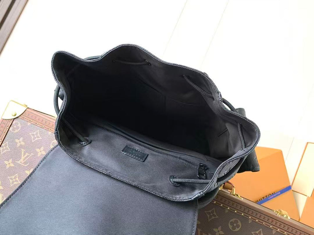 LV M55699 Christopher MM Backpack Black Cowhide