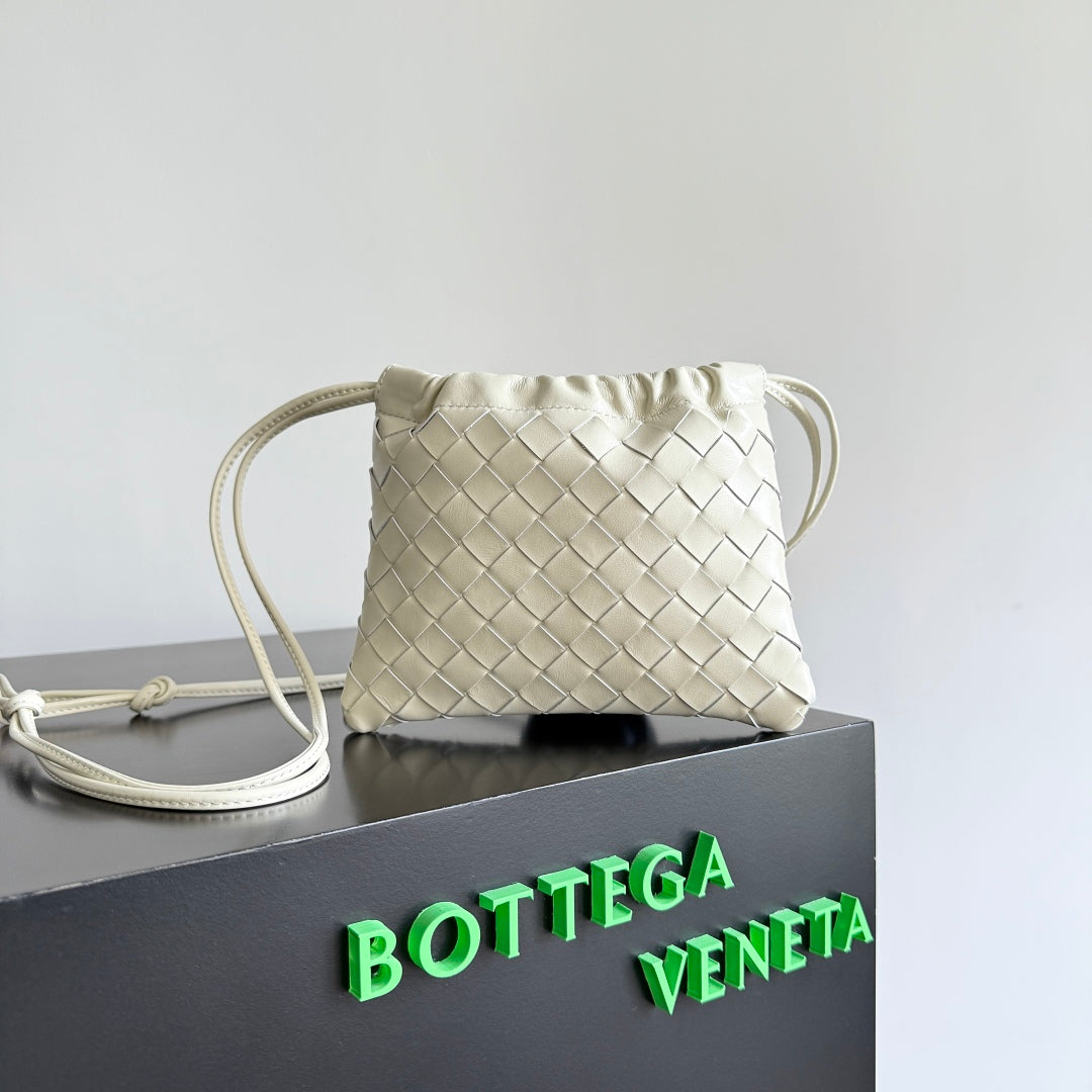 BV Small Dustbag 21cm Sea salt Intrecciato Calfskin Leather