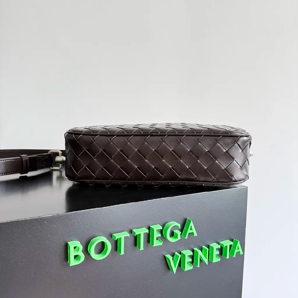 BV 25 Small Intrecciato Camera Bag 24.5cm Deep Brown Cowhide HW